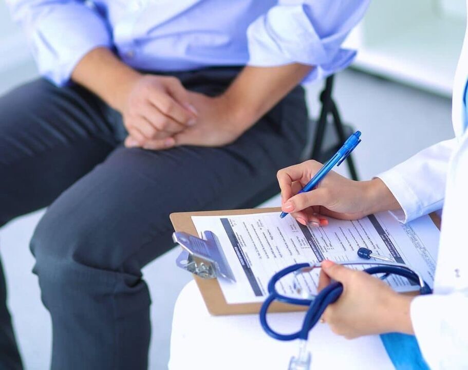 Doctor prescribes treatment for prostatitis
